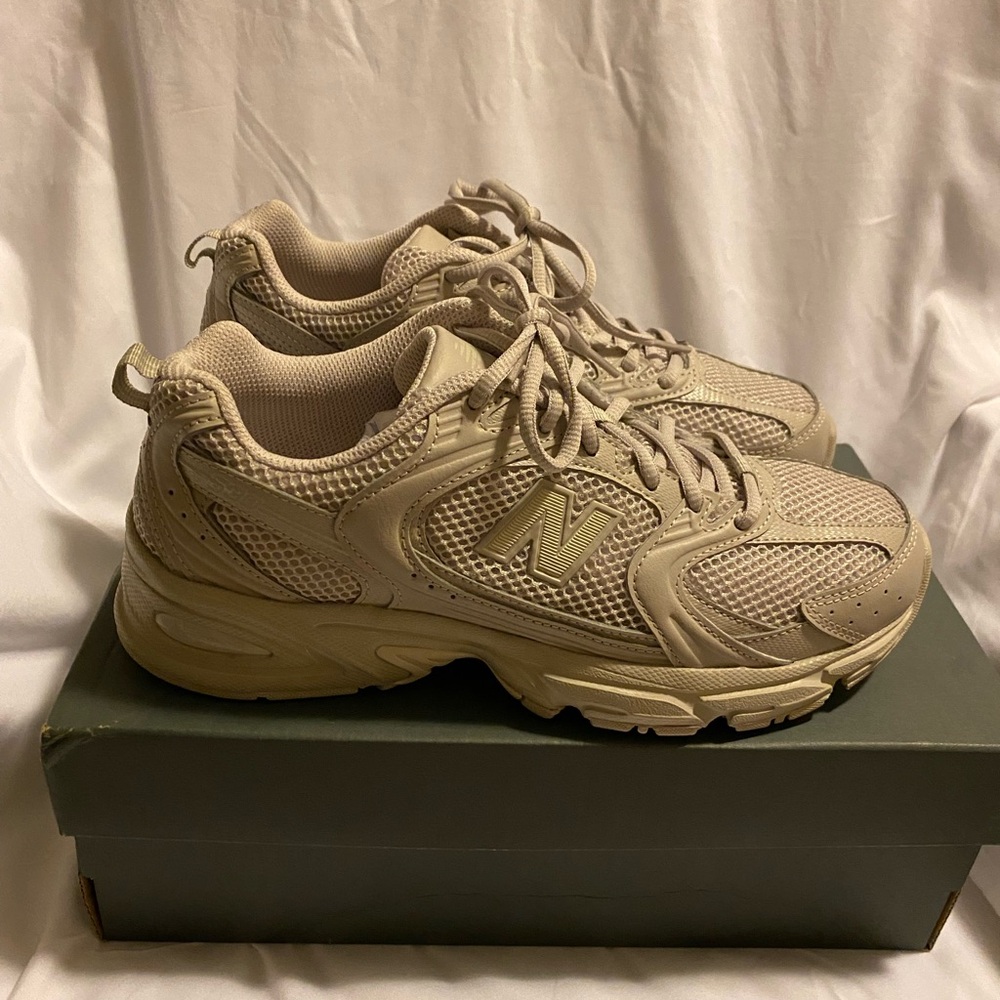 New Balance 530 Beige Sneakers